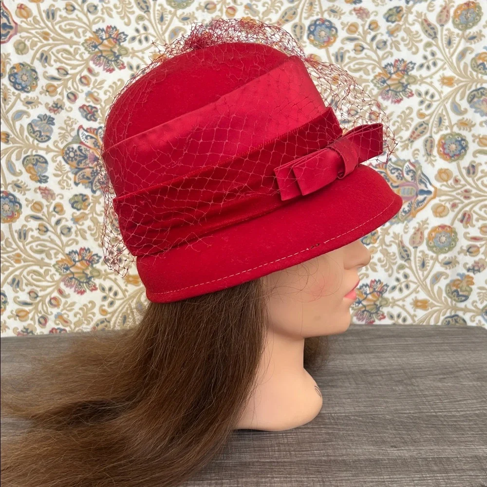 Vintage Voguemont Bucket Hat Veiled‎ Red Wool Felt/Bow Church Broadway City